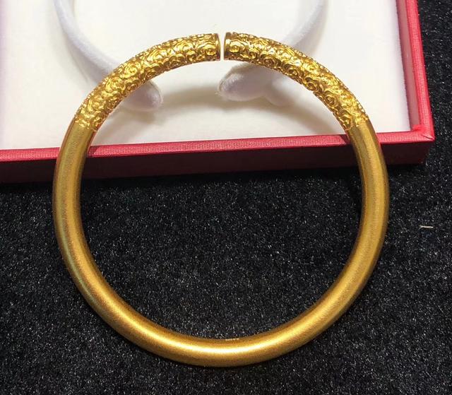 30克的翡翠手镯的简单介绍-第5张图片-翡翠网 30克的翡翠手镯的简单介绍-第5张图片-翡翠网