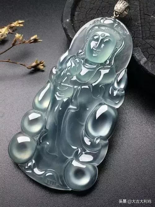 南莫翡翠原石的皮壳特点,翡翠原石皮壳看种水-第9张图片-翡翠网 南莫翡翠原石的皮壳特点,翡翠原石皮壳看种水-第9张图片-翡翠网