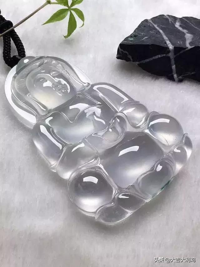 南莫翡翠原石的皮壳特点,翡翠原石皮壳看种水-第10张图片-翡翠网 南莫翡翠原石的皮壳特点,翡翠原石皮壳看种水-第10张图片-翡翠网