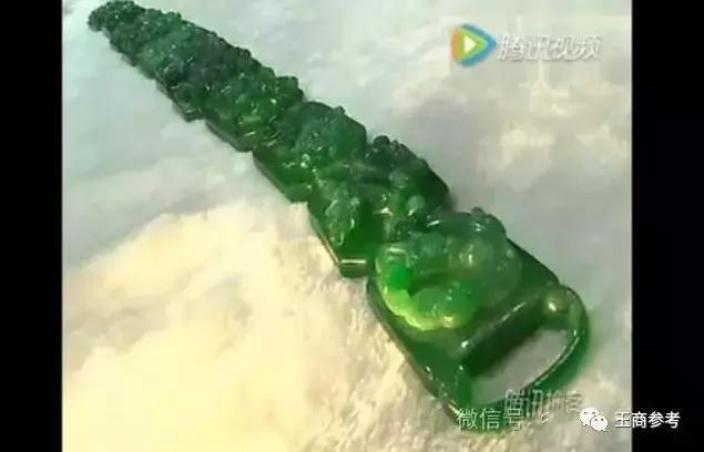 各种翡翠价格一览表,假的翡翠价格-第10张图片-翡翠网 各种翡翠价格一览表,假的翡翠价格-第10张图片-翡翠网