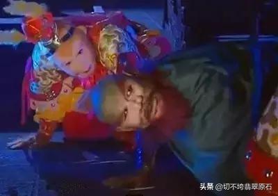 翡翠手镯拿什么敲声音翡翠手镯对人有什么好处-第1张图片-翡翠网 翡翠手镯拿什么敲声音翡翠手镯对人有什么好处-第1张图片-翡翠网