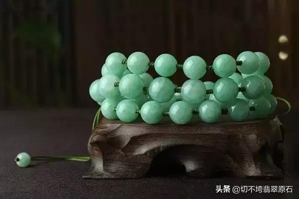 翡翠手镯拿什么敲声音翡翠手镯对人有什么好处-第3张图片-翡翠网 翡翠手镯拿什么敲声音翡翠手镯对人有什么好处-第3张图片-翡翠网