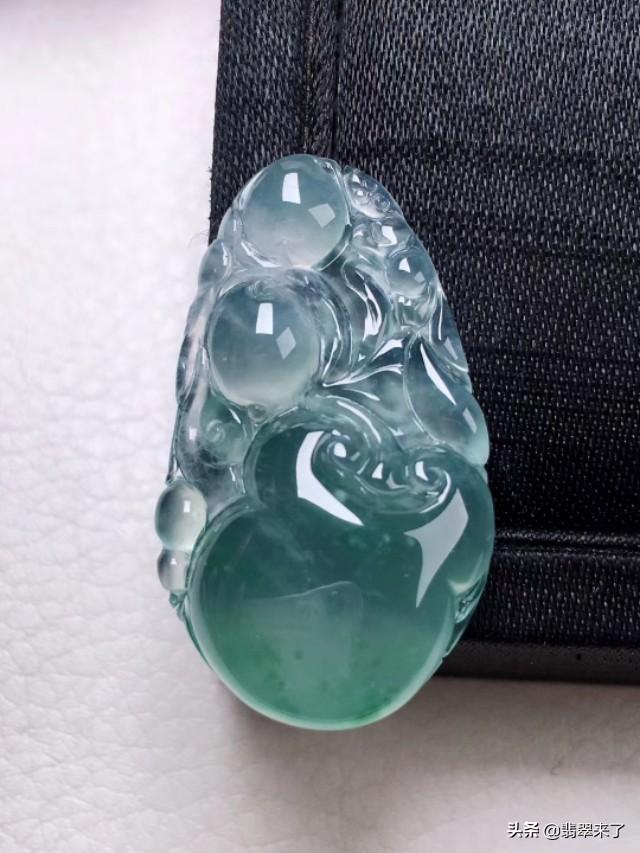 关于翡翠原石4分水的信息-第1张图片-翡翠网 关于翡翠原石4分水的信息-第1张图片-翡翠网