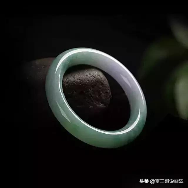 糯冰种翡翠原石特点冰种翡翠原石怎么出手-第9张图片-翡翠网 糯冰种翡翠原石特点冰种翡翠原石怎么出手-第9张图片-翡翠网