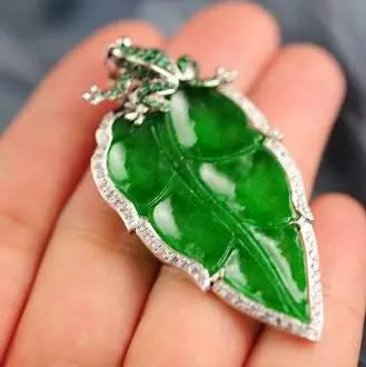 铁龙生翡翠图片大全,铁龙生与翡翠原石-第1张图片-翡翠网 铁龙生翡翠图片大全,铁龙生与翡翠原石-第1张图片-翡翠网