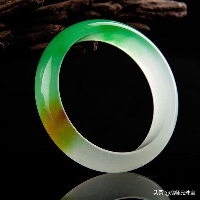 金福禄寿翡翠手镯,翡翠手镯怎么挑-第2张图片-翡翠网 金福禄寿翡翠手镯,翡翠手镯怎么挑-第2张图片-翡翠网