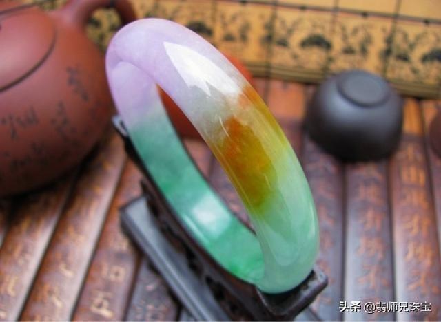 金福禄寿翡翠手镯,翡翠手镯怎么挑-第3张图片-翡翠网 金福禄寿翡翠手镯,翡翠手镯怎么挑-第3张图片-翡翠网