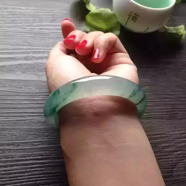 灰砂皮翡翠原石特征黄砂皮翡翠原石图片-第10张图片-翡翠网 灰砂皮翡翠原石特征黄砂皮翡翠原石图片-第10张图片-翡翠网