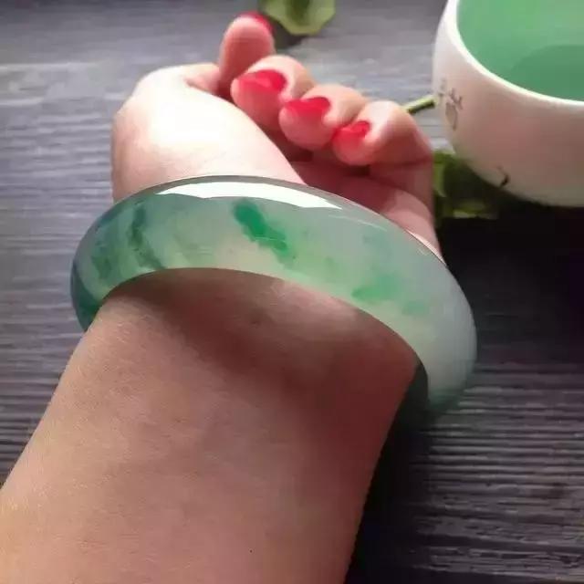 灰砂皮翡翠原石特征黄砂皮翡翠原石图片-第12张图片-翡翠网 灰砂皮翡翠原石特征黄砂皮翡翠原石图片-第12张图片-翡翠网