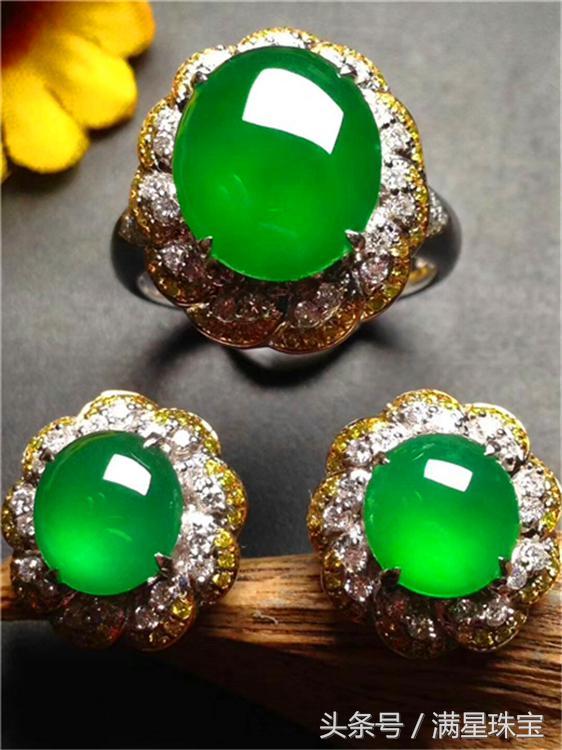 三色a货翡翠手镯价格,翡翠手镯a货是什么意思-第2张图片-翡翠网 三色a货翡翠手镯价格,翡翠手镯a货是什么意思-第2张图片-翡翠网