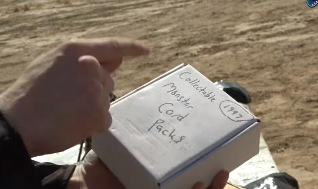 我有翡翠原石给谁看,铁铲打翡翠原石-第4张图片-翡翠网 我有翡翠原石给谁看,铁铲打翡翠原石-第4张图片-翡翠网