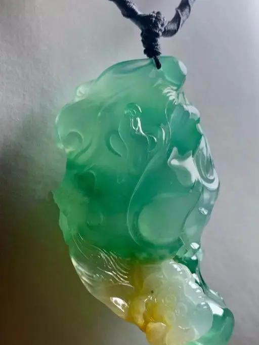 冰蓝翡翠原石毛料翡翠冰种原石-第6张图片-翡翠网 冰蓝翡翠原石毛料翡翠冰种原石-第6张图片-翡翠网