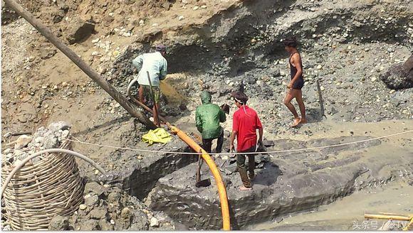 翡翠原石价值,哪些翡翠原石值钱-第7张图片-翡翠网 翡翠原石价值,哪些翡翠原石值钱-第7张图片-翡翠网