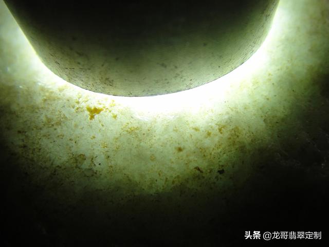 a货翡翠手串2000元左右,半山翡翠原石手串-第1张图片-翡翠网 a货翡翠手串2000元左右,半山翡翠原石手串-第1张图片-翡翠网