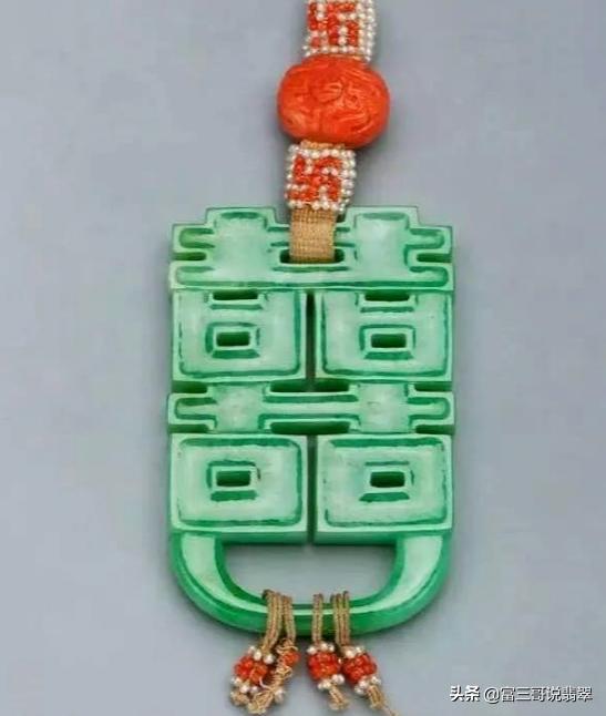 翡翠手镯皇后,贵妃镯什么人不宜戴-第7张图片-翡翠网 翡翠手镯皇后,贵妃镯什么人不宜戴-第7张图片-翡翠网