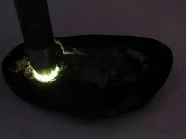 翡翠原石黑料子翡翠原石种类有多少种-第6张图片-翡翠网 翡翠原石黑料子翡翠原石种类有多少种-第6张图片-翡翠网