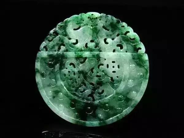 油青翡翠挂件干青翡翠挂件价格-第1张图片-翡翠网 油青翡翠挂件干青翡翠挂件价格-第1张图片-翡翠网