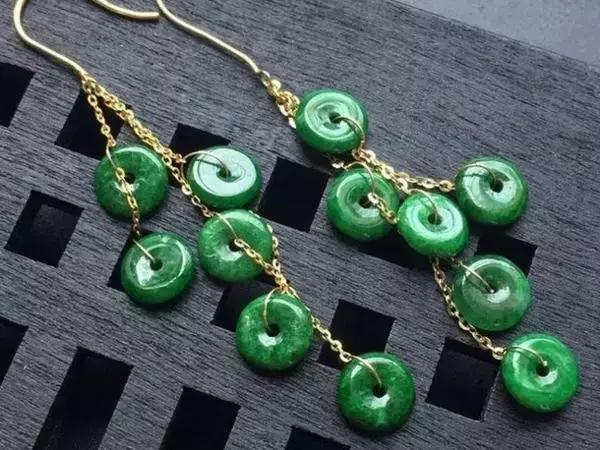 油青翡翠挂件干青翡翠挂件价格-第3张图片-翡翠网 油青翡翠挂件干青翡翠挂件价格-第3张图片-翡翠网