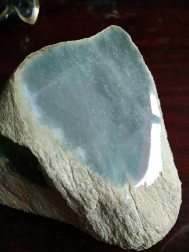 木那翡翠原石的特点图,翡翠原石木那皮壳讲解-第1张图片-翡翠网 木那翡翠原石的特点图,翡翠原石木那皮壳讲解-第1张图片-翡翠网