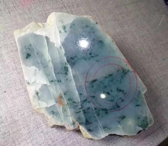 木那翡翠原石的特点图,翡翠原石木那皮壳讲解-第3张图片-翡翠网 木那翡翠原石的特点图,翡翠原石木那皮壳讲解-第3张图片-翡翠网