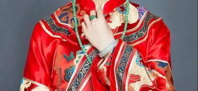 送翡翠手镯意义结婚送翡翠手镯吗-第6张图片-翡翠网 送翡翠手镯意义结婚送翡翠手镯吗-第6张图片-翡翠网