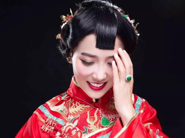 送翡翠手镯意义结婚送翡翠手镯吗-第8张图片-翡翠网 送翡翠手镯意义结婚送翡翠手镯吗-第8张图片-翡翠网