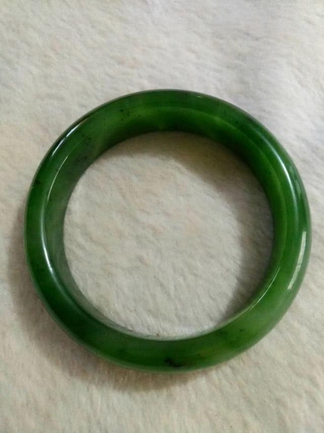 翡翠的文化寓意翡翠手镯沉吗-第2张图片-翡翠网 翡翠的文化寓意翡翠手镯沉吗-第2张图片-翡翠网