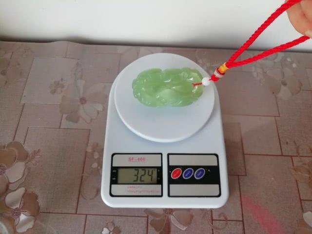 翡翠的文化寓意翡翠手镯沉吗-第5张图片-翡翠网 翡翠的文化寓意翡翠手镯沉吗-第5张图片-翡翠网