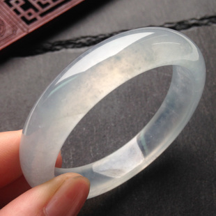 翡翠手镯上的标签怎么看,500元A货翡翠手镯-第1张图片-翡翠网 翡翠手镯上的标签怎么看,500元A货翡翠手镯-第1张图片-翡翠网