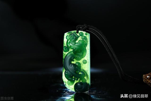 墨翡翠的鉴别方法墨翡翠的价格-第5张图片-翡翠网 墨翡翠的鉴别方法墨翡翠的价格-第5张图片-翡翠网