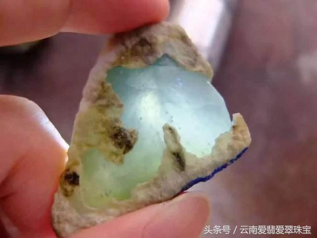 冰种翡翠值钱吗,极品冰种翡翠手镯-第5张图片-翡翠网 冰种翡翠值钱吗,极品冰种翡翠手镯-第5张图片-翡翠网