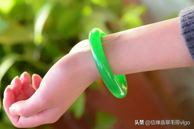 本人长期上门收购翡翠,哪里回收翡翠手镯-第2张图片-翡翠网 本人长期上门收购翡翠,哪里回收翡翠手镯-第2张图片-翡翠网