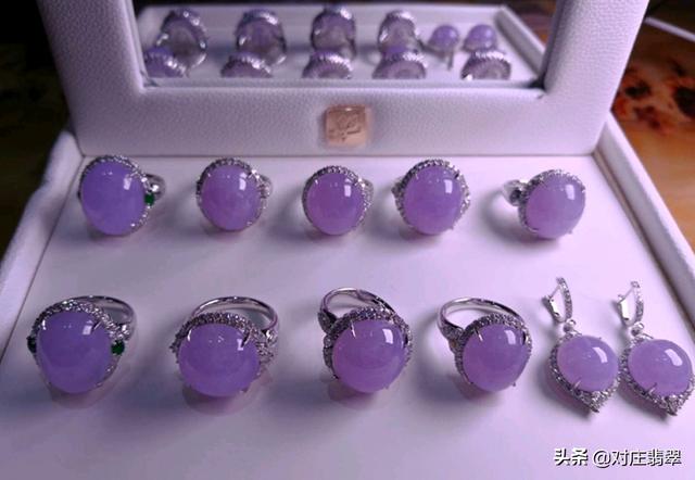 红皮翡翠巧雕,翡翠巧雕手镯-第3张图片-翡翠网 红皮翡翠巧雕,翡翠巧雕手镯-第3张图片-翡翠网