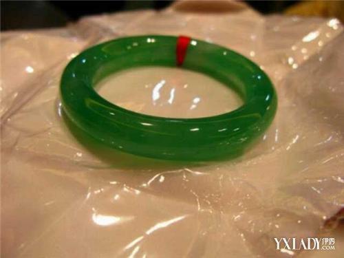 1万左右翡翠手镯图片,宁波翡翠手镯价格-第1张图片-翡翠网 1万左右翡翠手镯图片,宁波翡翠手镯价格-第1张图片-翡翠网