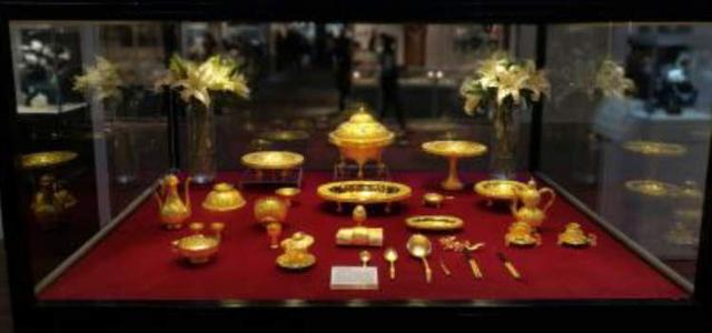 如何给翡翠原石去皮,奉贤翡翠原石剥皮-第5张图片-翡翠网 如何给翡翠原石去皮,奉贤翡翠原石剥皮-第5张图片-翡翠网