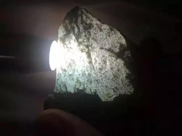 如何选翡翠镯子章子怡翡翠手镯-第9张图片-翡翠网 如何选翡翠镯子章子怡翡翠手镯-第9张图片-翡翠网