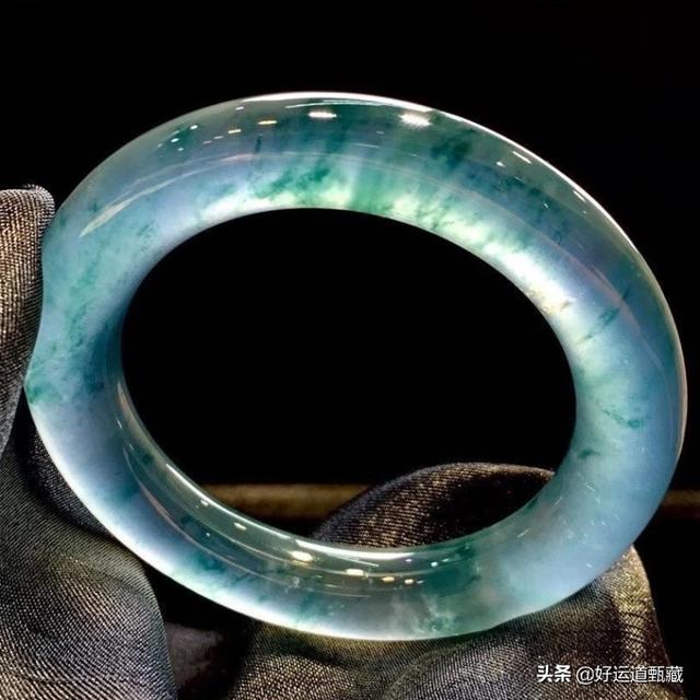 翡翠镯心料值钱吗翡翠手镯怎么保养-第3张图片-翡翠网 翡翠镯心料值钱吗翡翠手镯怎么保养-第3张图片-翡翠网
