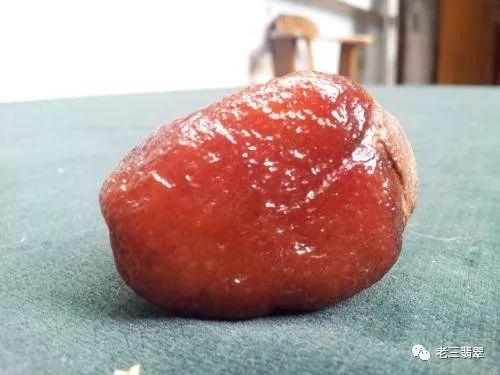 带红翡的翡翠手镯值钱吗,翡翠红翡知识-第12张图片-翡翠网 带红翡的翡翠手镯值钱吗,翡翠红翡知识-第12张图片-翡翠网