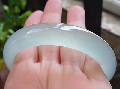 缅甸翡翠手镯价格图片,缅甸翡翠手镯多少钱一个-第2张图片-翡翠网 缅甸翡翠手镯价格图片,缅甸翡翠手镯多少钱一个-第2张图片-翡翠网