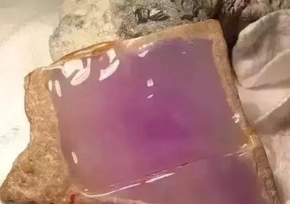 翡翠赌基本知识视频翡翠为什么要赌-第2张图片-翡翠网