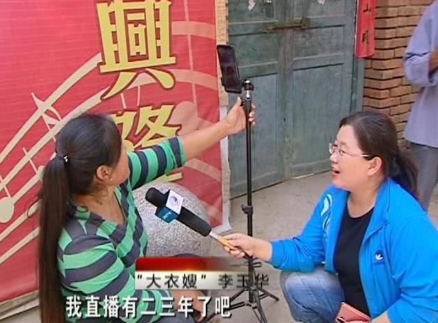 翡翠手镯网红极品红翡翡翠手镯-第7张图片-翡翠网 翡翠手镯网红极品红翡翡翠手镯-第7张图片-翡翠网