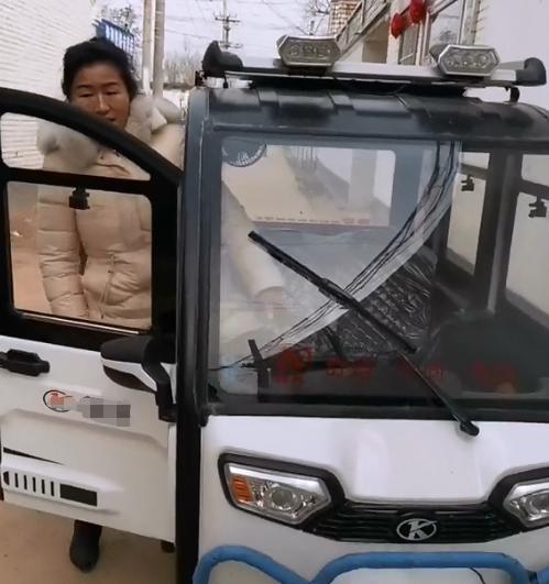 翡翠手镯网红极品红翡翡翠手镯-第8张图片-翡翠网 翡翠手镯网红极品红翡翡翠手镯-第8张图片-翡翠网