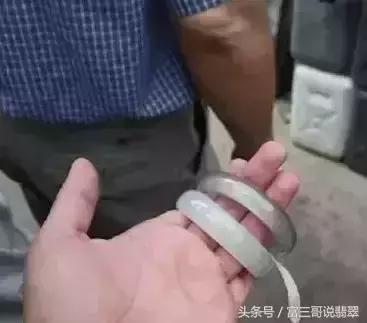 翡翠手镯吧百度贴吧,翡翠手镯现做-第12张图片-翡翠网 翡翠手镯吧百度贴吧,翡翠手镯现做-第12张图片-翡翠网