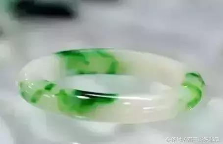 翡翠手镯吧百度贴吧,翡翠手镯现做-第16张图片-翡翠网 翡翠手镯吧百度贴吧,翡翠手镯现做-第16张图片-翡翠网