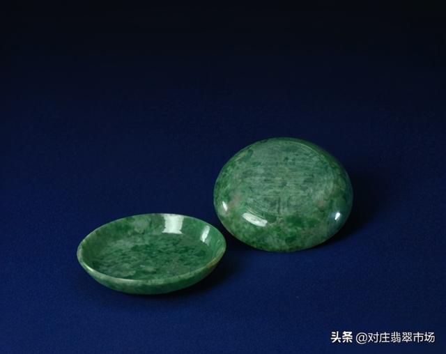 翡翠原石的价位,老的翡翠价格-第5张图片-翡翠网 翡翠原石的价位,老的翡翠价格-第5张图片-翡翠网