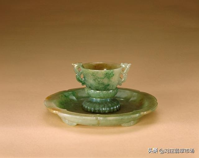 翡翠原石的价位,老的翡翠价格-第6张图片-翡翠网 翡翠原石的价位,老的翡翠价格-第6张图片-翡翠网