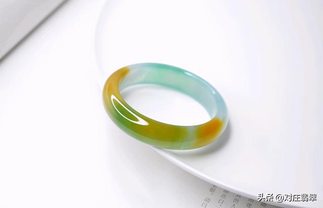 紫色的手镯是什么玉,紫色加绿色的翡翠手镯-第9张图片-翡翠网 紫色的手镯是什么玉,紫色加绿色的翡翠手镯-第9张图片-翡翠网