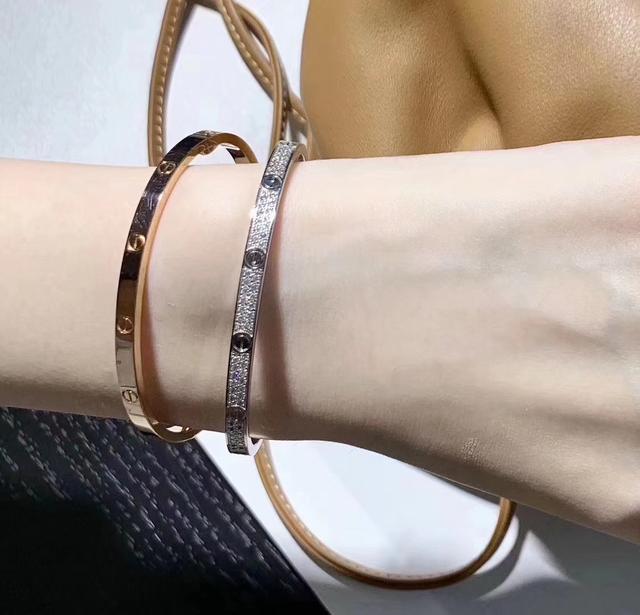 翡翠手镯有棉絮好不好黄金配翡翠手镯-第8张图片-翡翠网 翡翠手镯有棉絮好不好黄金配翡翠手镯-第8张图片-翡翠网