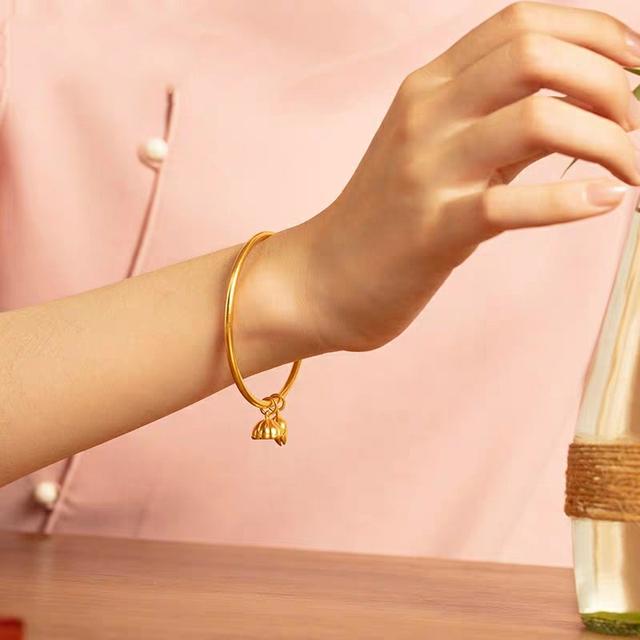 翡翠手镯有棉絮好不好黄金配翡翠手镯-第12张图片-翡翠网 翡翠手镯有棉絮好不好黄金配翡翠手镯-第12张图片-翡翠网