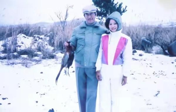 深蓝色翡翠手镯翡翠镯子报价-第2张图片-翡翠网 深蓝色翡翠手镯翡翠镯子报价-第2张图片-翡翠网